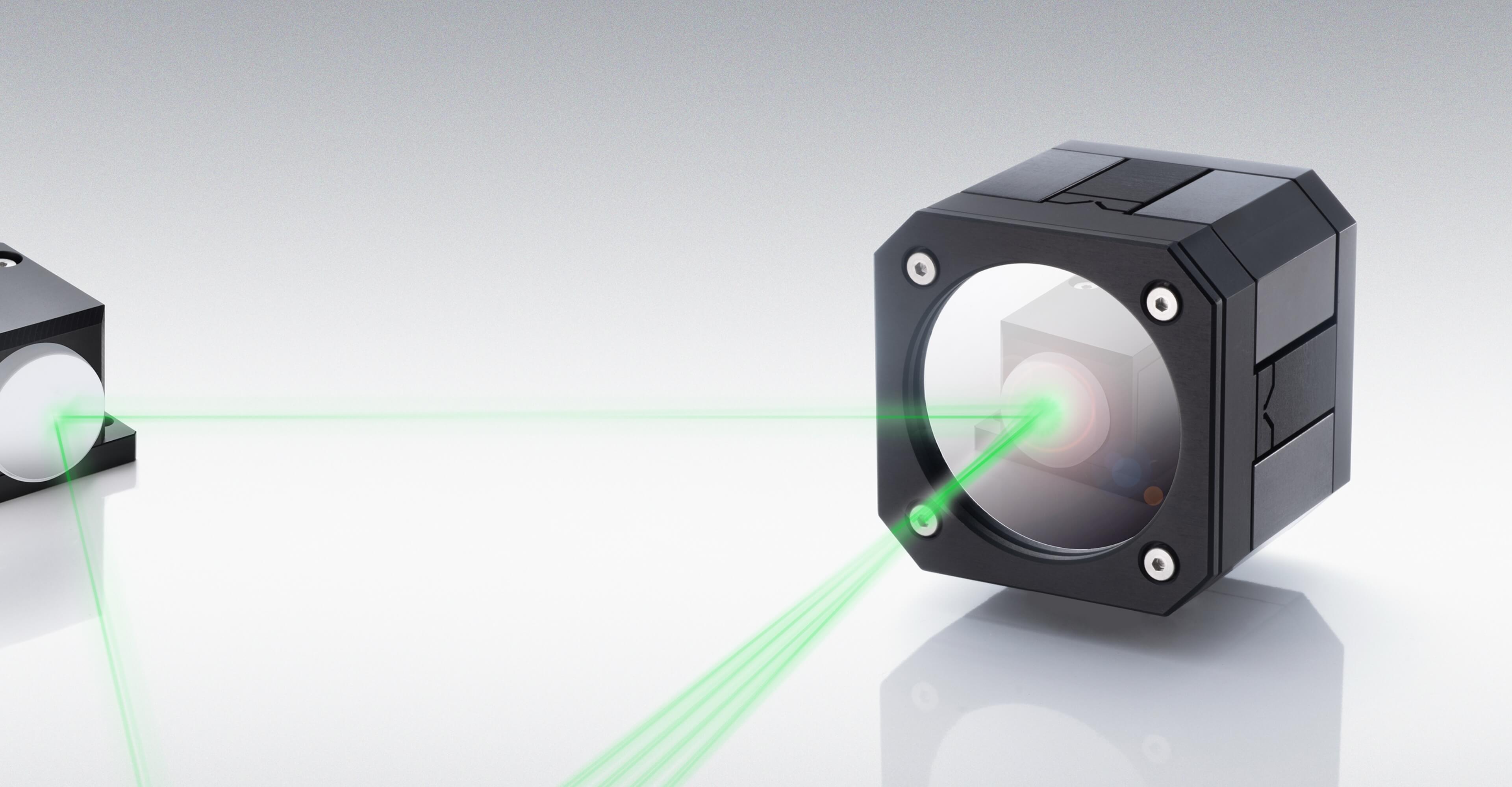 Piezo-driven mirror tilting with optimal sub-μrad resolution for laser scanning and precision alignment of optical axes