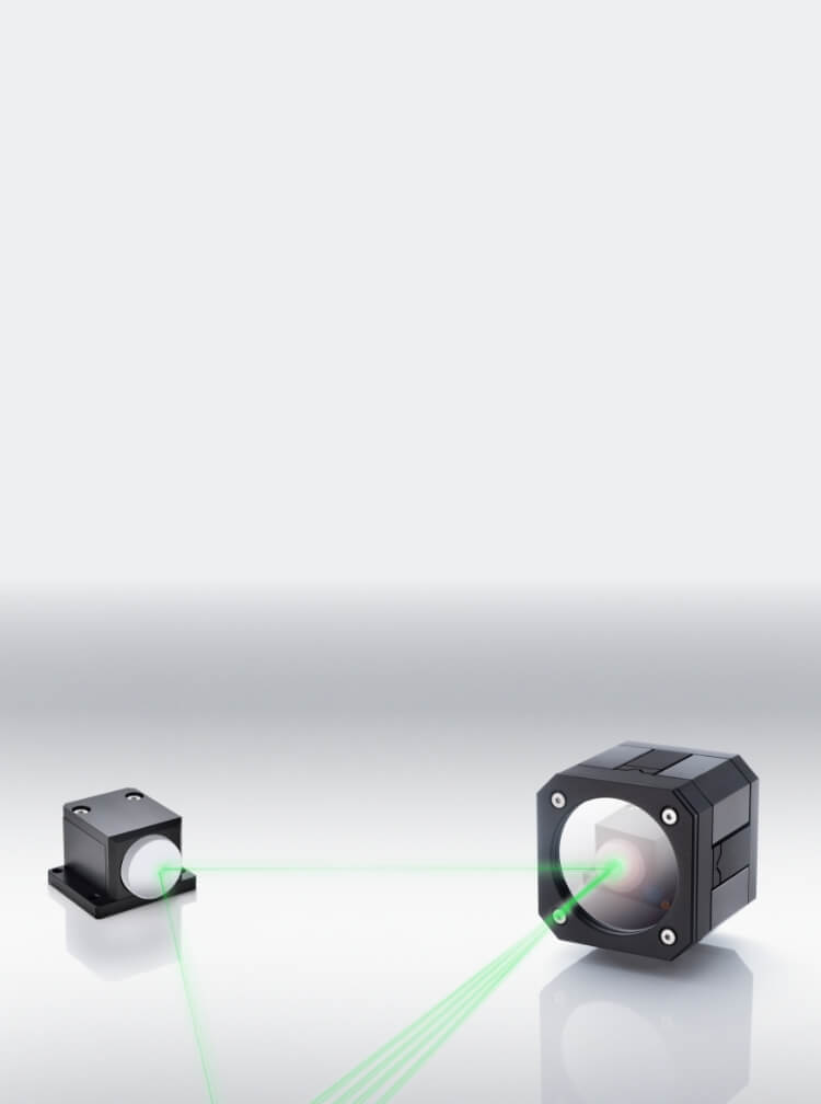 Piezo-driven mirror tilting with optimal sub-μrad resolution for laser scanning and precision alignment of optical axes